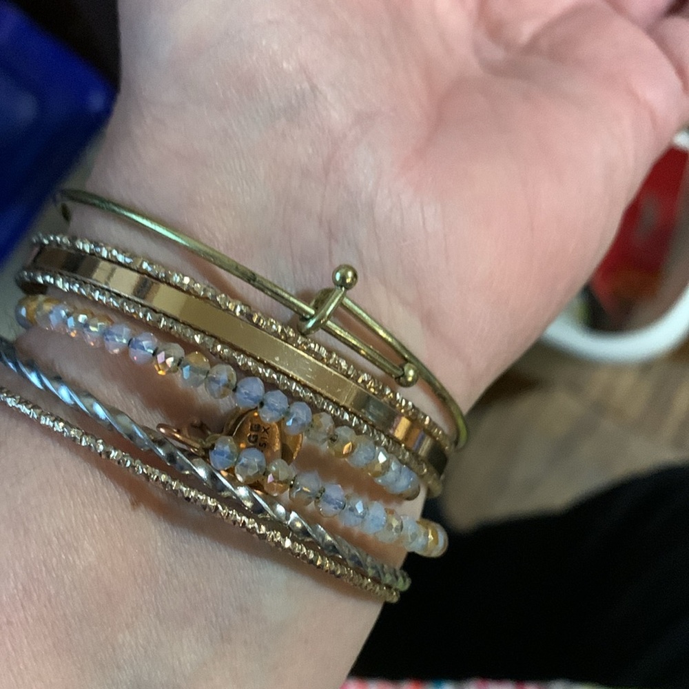 Seven bracelets* - Picture 3 of 7